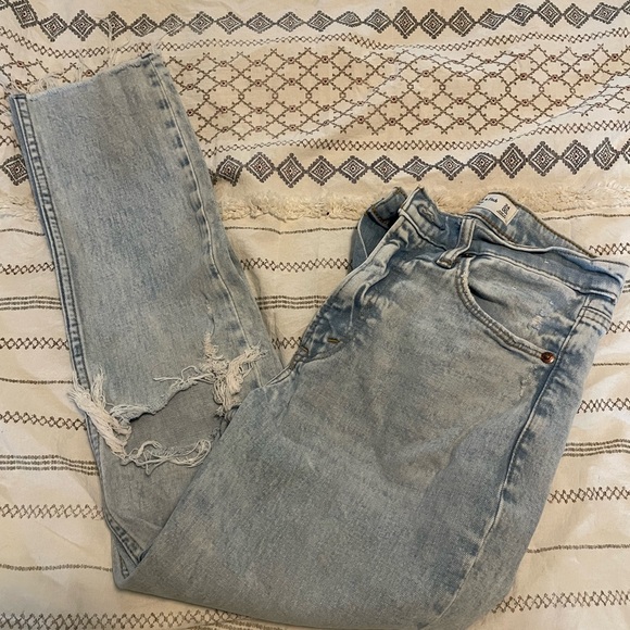 Abercrombie & Fitch Blue Cropped Ankle Jeans - Picture 2 of 3